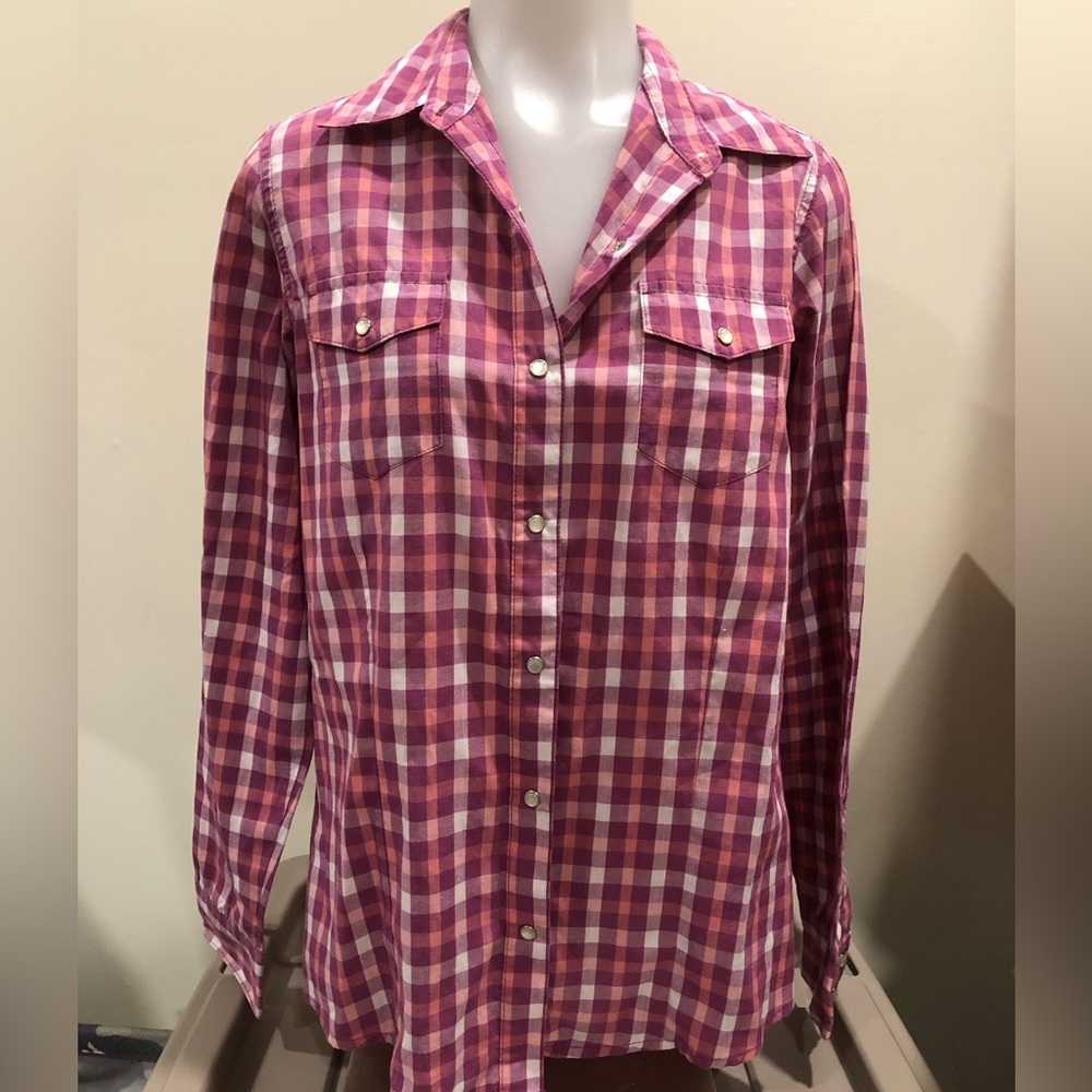 Pink Wrangler Pearl Snap Button Up- size small